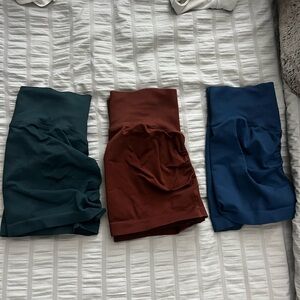 set of 3 workout shorts - scrunch butt - size small